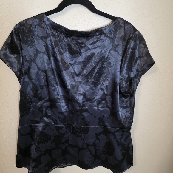 Cato Black and Navy XL Floral Women's Top. - Picture 4 of 8